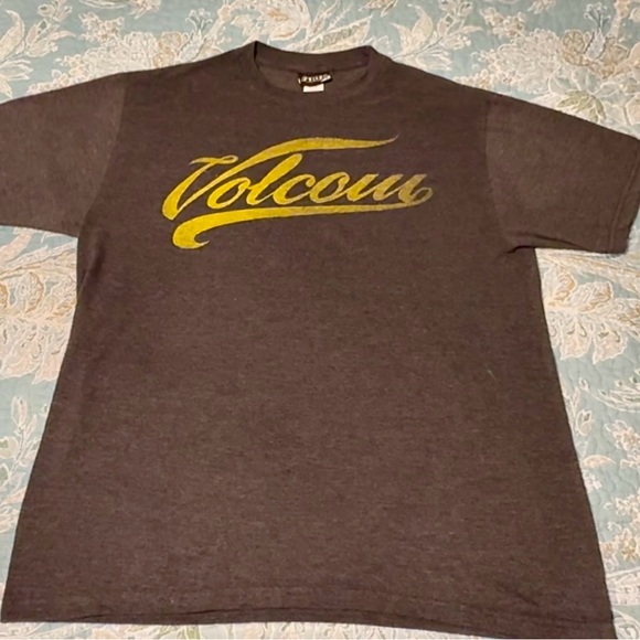 Men’s Volcom vintage tshirt,med, dark grey/mustard logo, like new used. - Picture 1 of 6